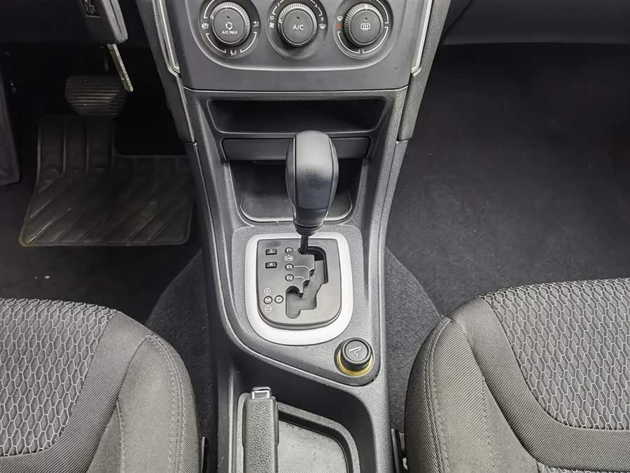 Peugeot 308 2013 car image #14