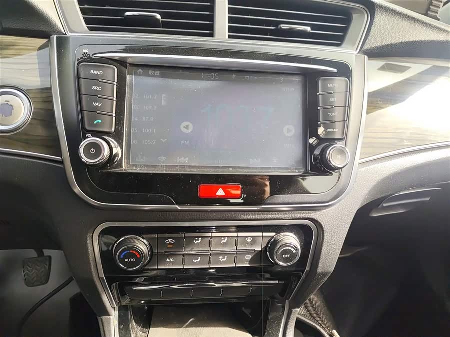 Great Wall C50 2015 #14 Great Wall C50 2015 car image #14