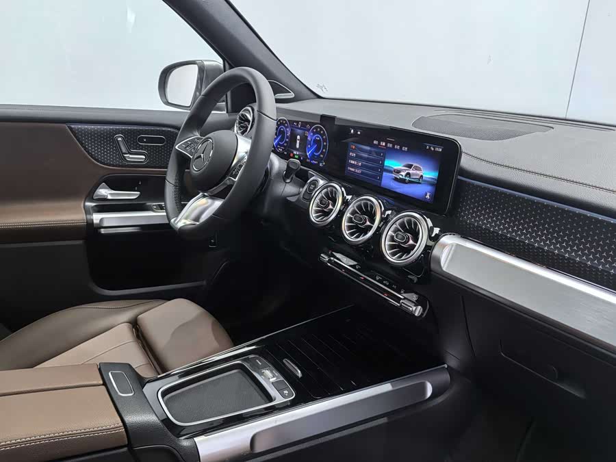 Mercedes-Benz EQB Class 2025 car image #14