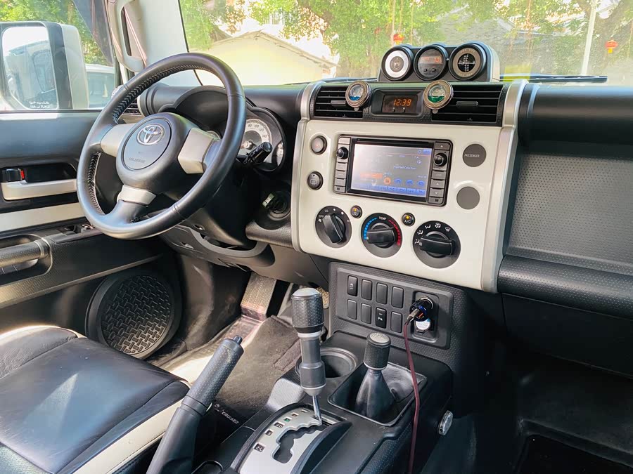 Toyota FJ Cruiser 2017 #14 Toyota FJ Cruiser 2017 car image #14