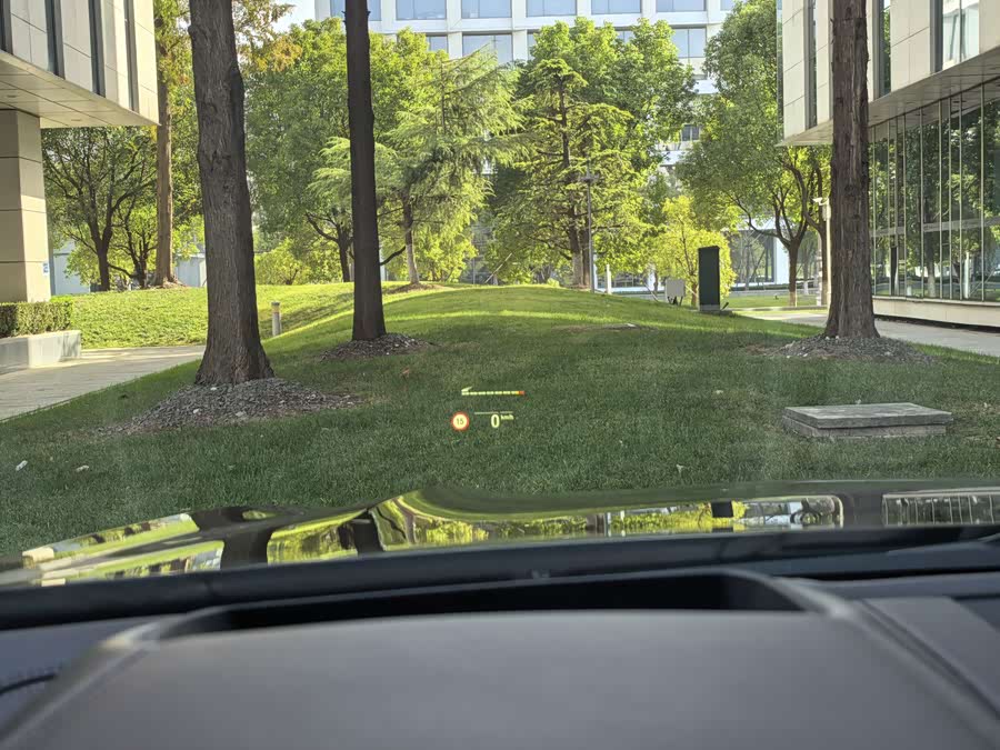 BMW 8 Series 2023 car image #14