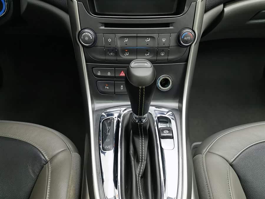 Chevrolet Malibu XL 2021 car image #14