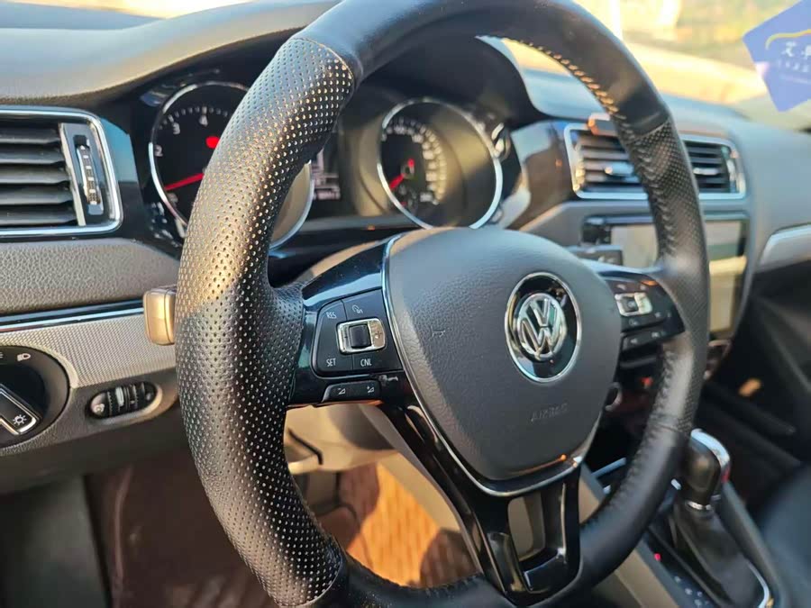 Volkswagen Sagitar 2019 imagem de carro #14