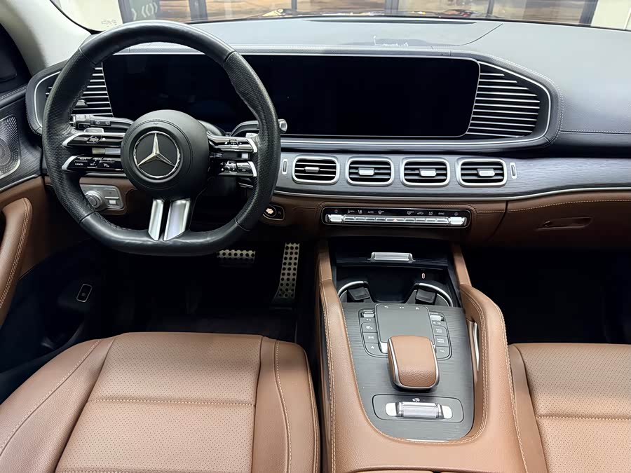 Mercedes-Benz GLS Class 2024 car image #14