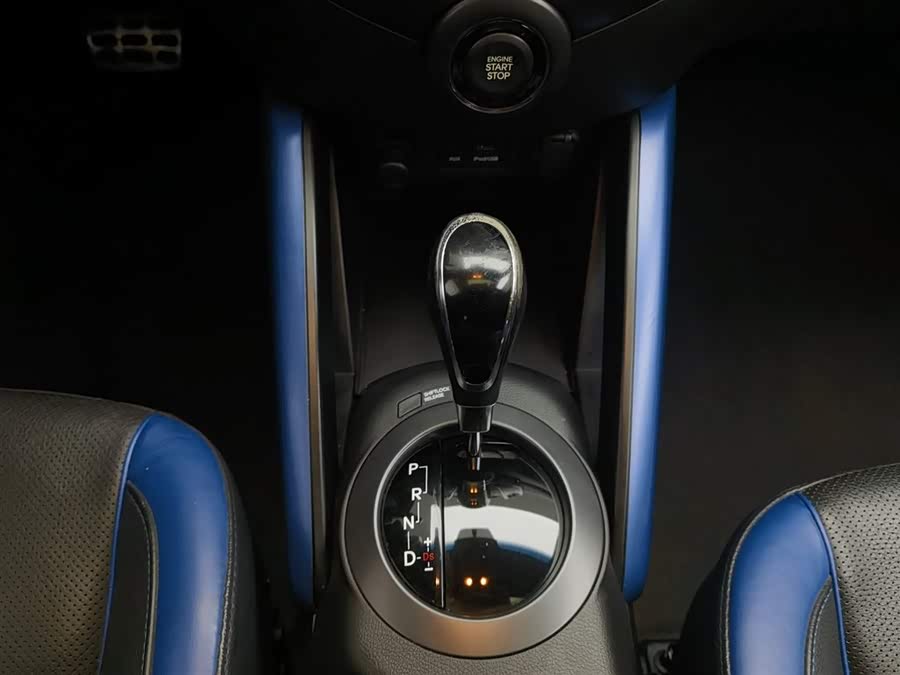 Hyundai Veloster 2015 immagine di auto #14