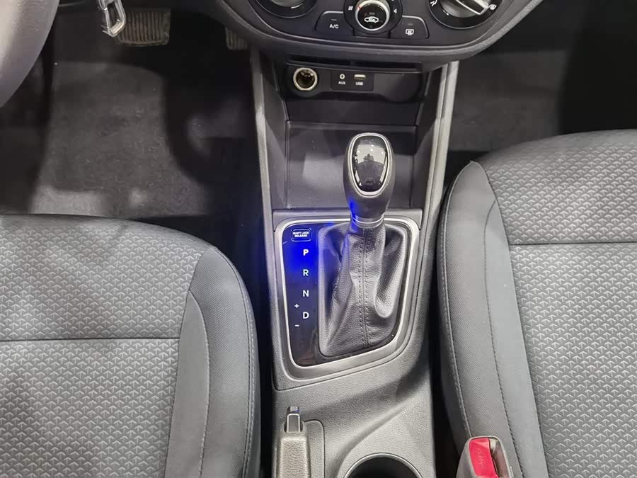 Hyundai Verna 2017 car image #14