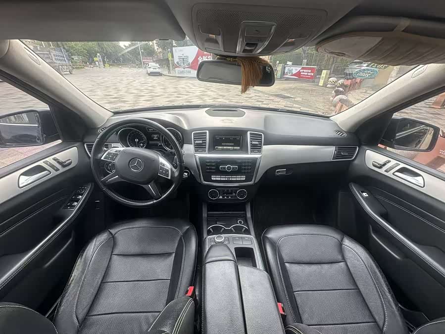 Mercedes-Benz M Class 2014 car image #14