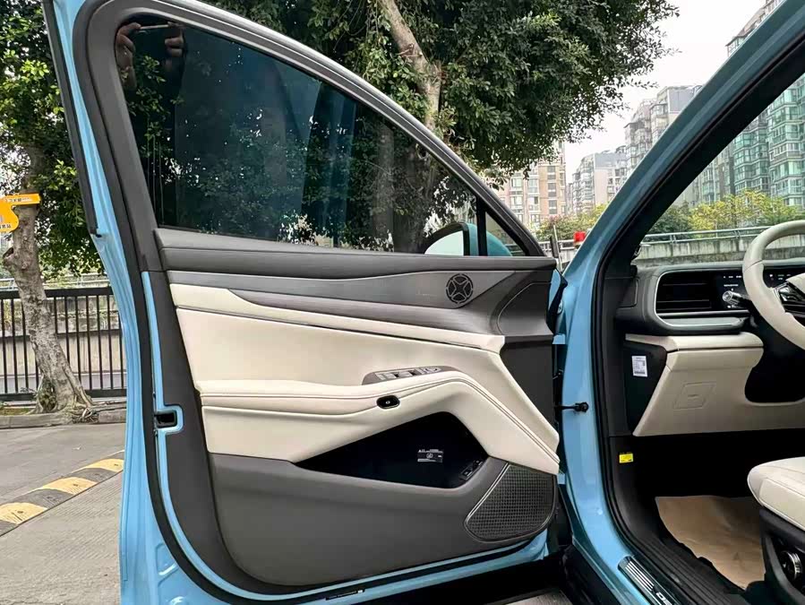 Denza N7 2024 car image #14