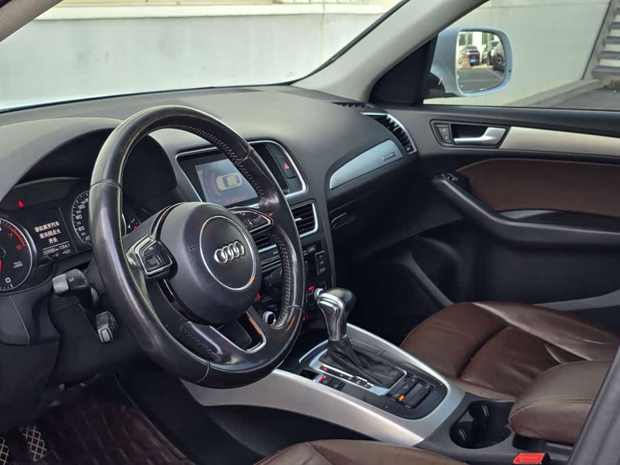 Audi Q5 2015 car image #14