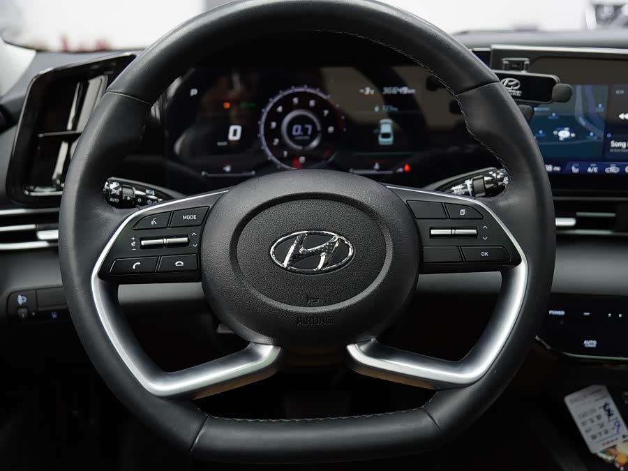 Hyundai Elantra 2022 immagine di auto #14