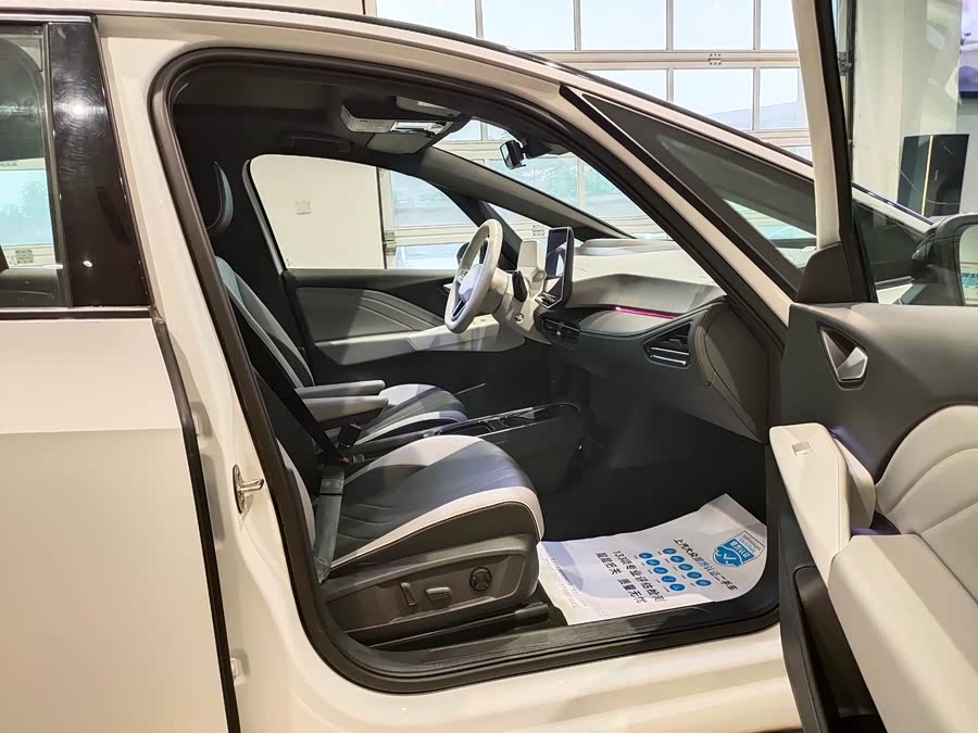 Volkswagen ID.3 2024 immagine di auto #14