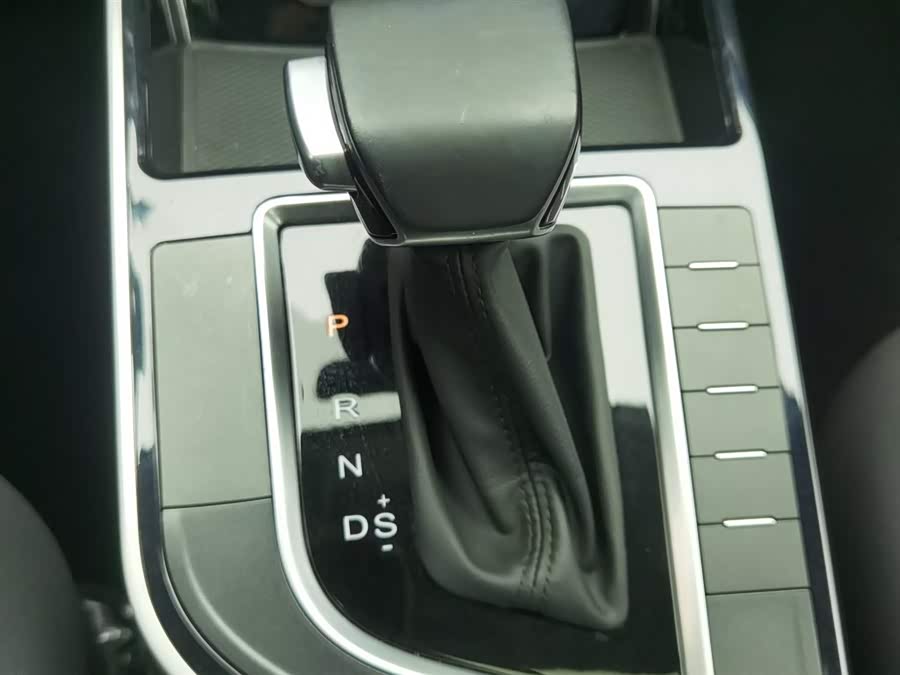 T5 2023 car image #14