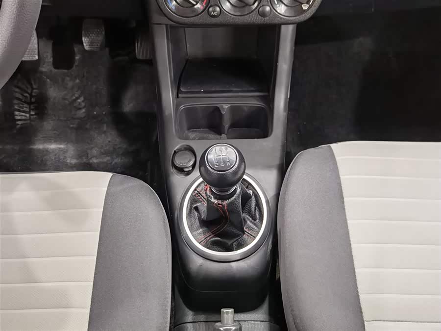 铃木 雨燕 2015 汽车图片 #14