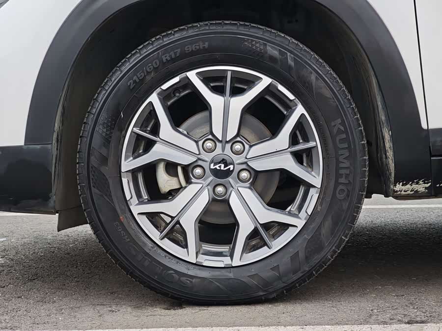 Kia Stonic 2021 car image #14