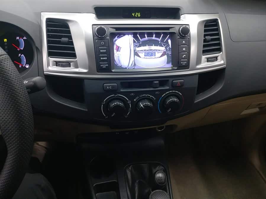 Toyota Fortuner 2016 immagine di auto #14