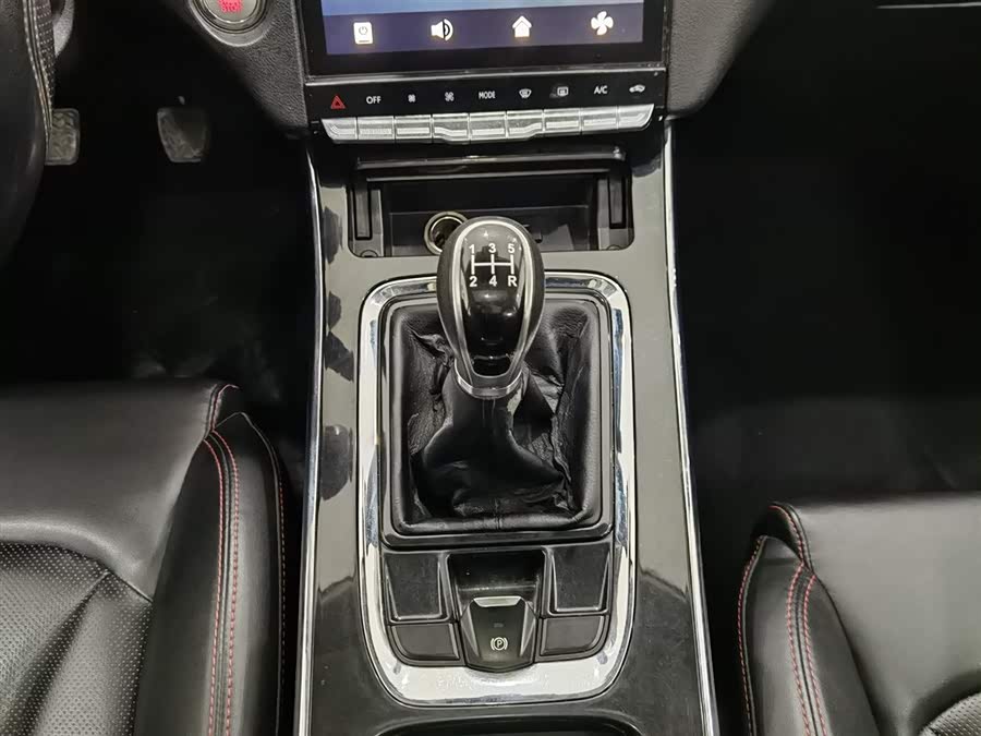 SWM斯威汽车 SWM斯威G05 2019 汽车图片 #14