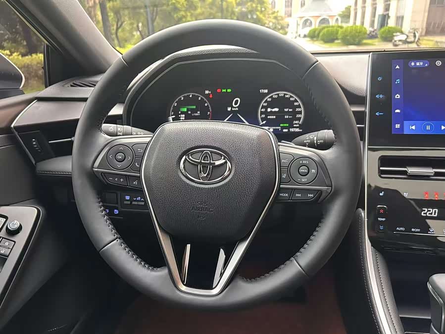 Toyota Avalon 2024 car image #14