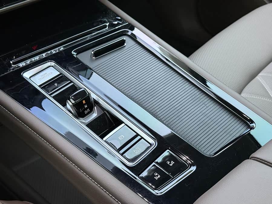 Volkswagen Viloran 2024 car image #14