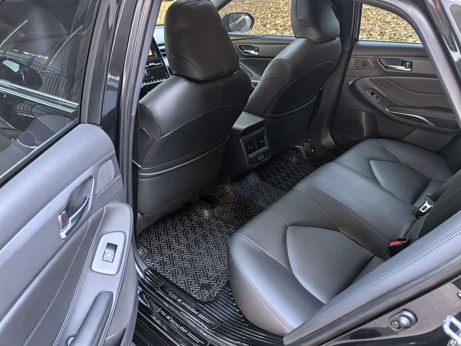 Toyota Avalon 2022 car image #14