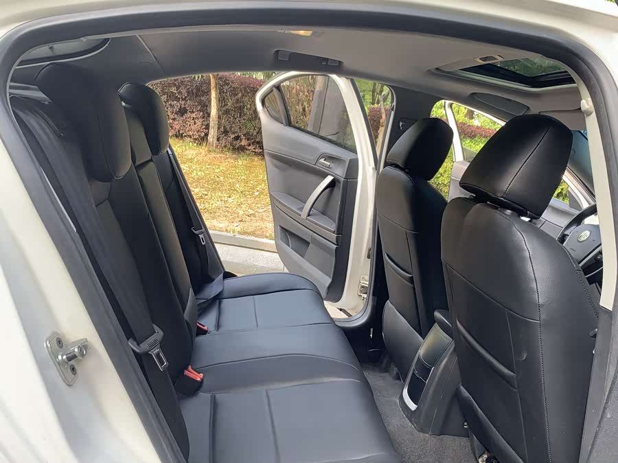 名爵 MG6 2014 汽车图片 #14