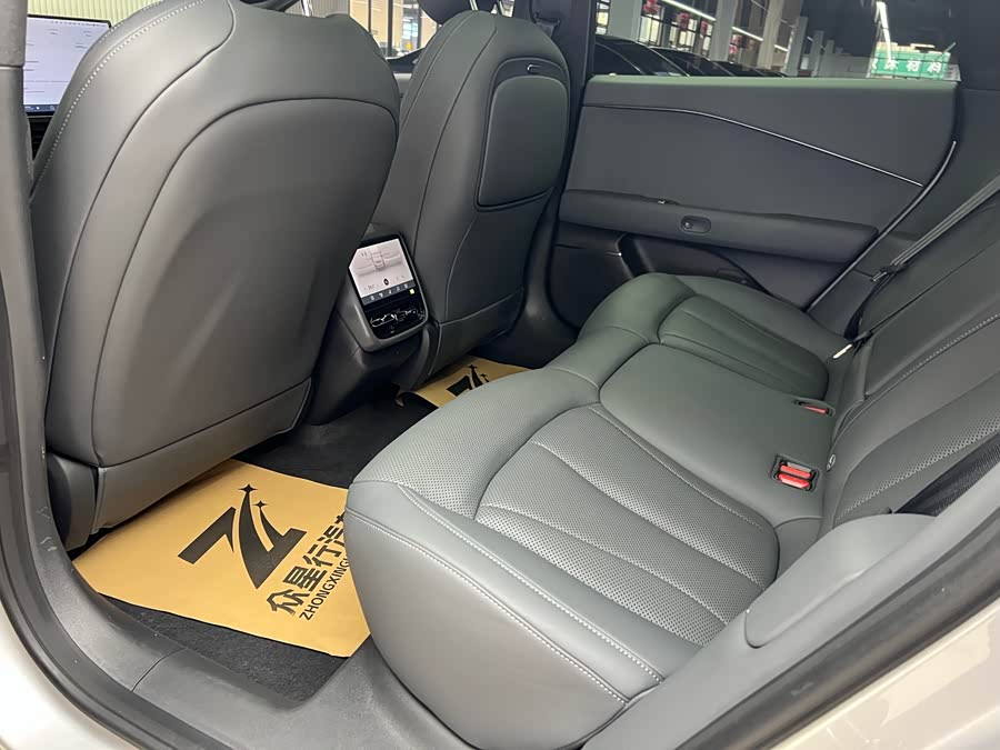 Xpeng P7+ 2025 car image #14