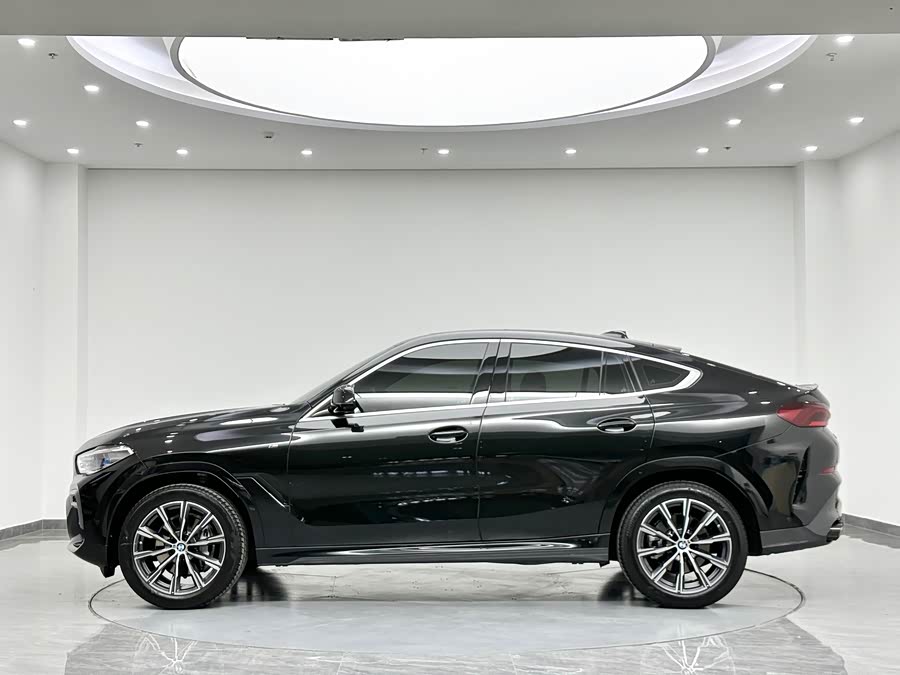 BMW X6 2022 immagine di auto #14