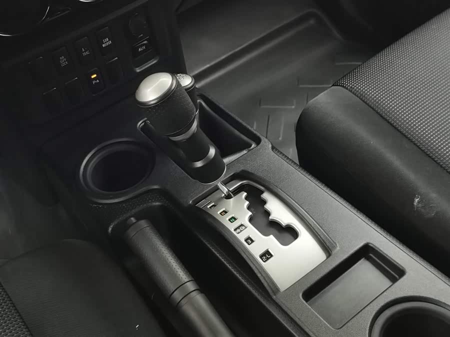 Toyota FJ Cruiser 2008 immagine di auto #14