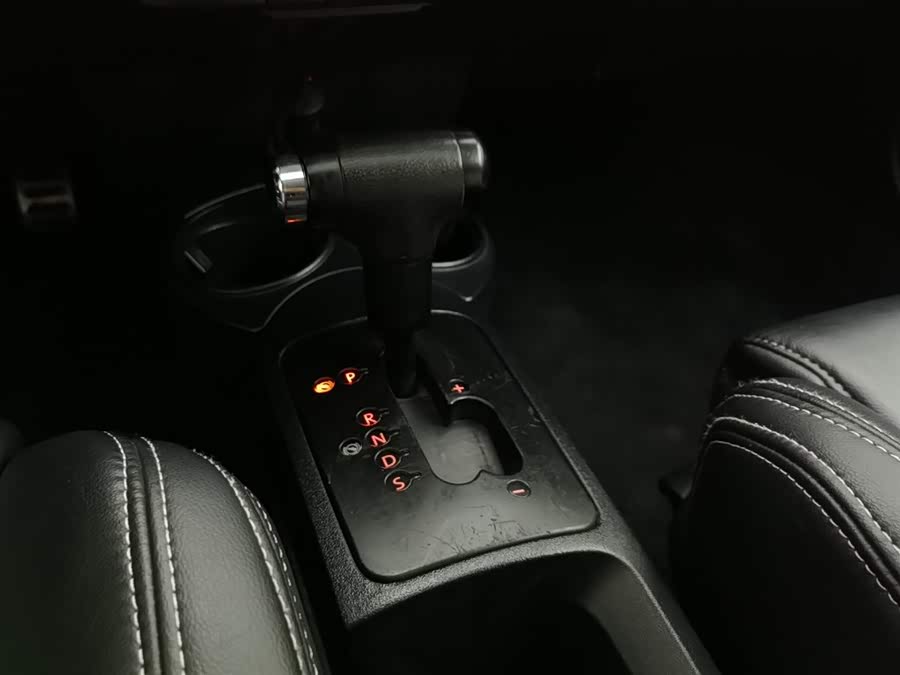 Volkswagen Beetle 2011 immagine di auto #14