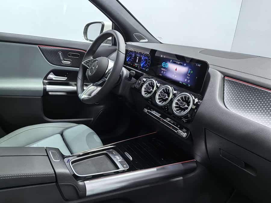 Mercedes-Benz EQA Class 2025 صورة سيارة #14