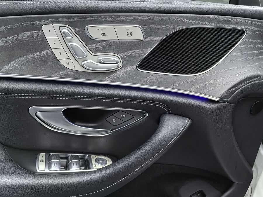 Mercedes-Benz CLS Class 2019 car image #14