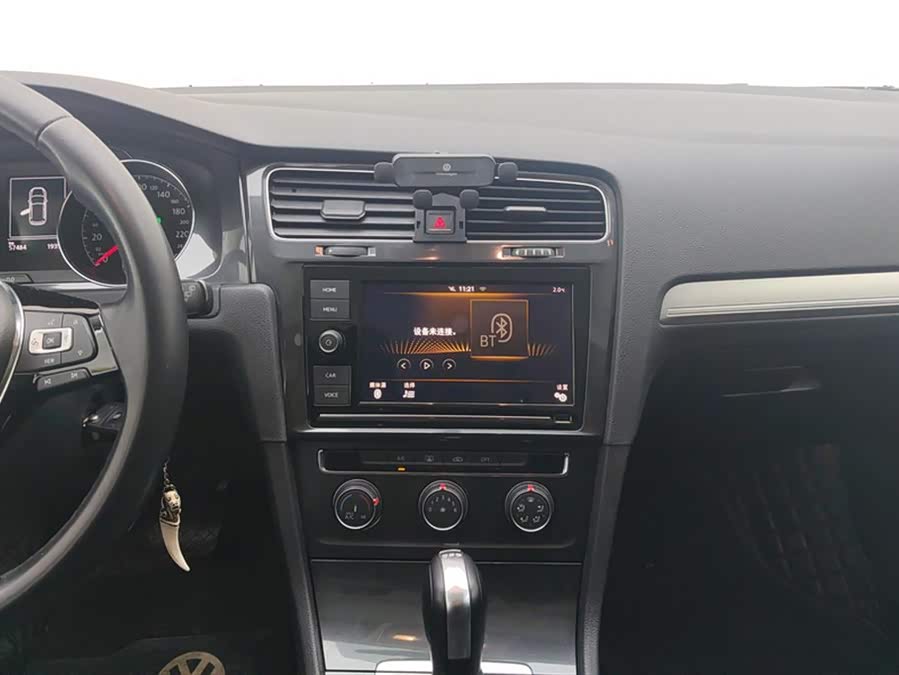 Volkswagen Golf 2020 car image #14