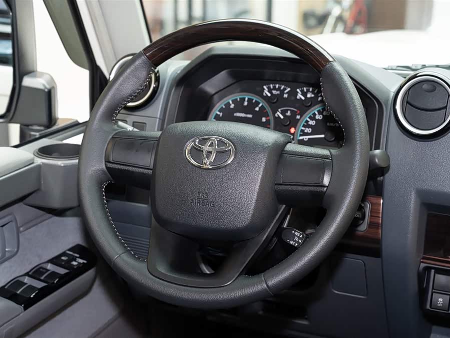 Toyota 2025 car image #14