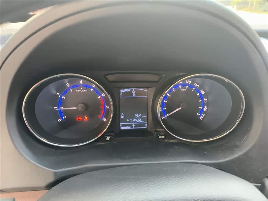 Forthing SX6 2016 car image #14