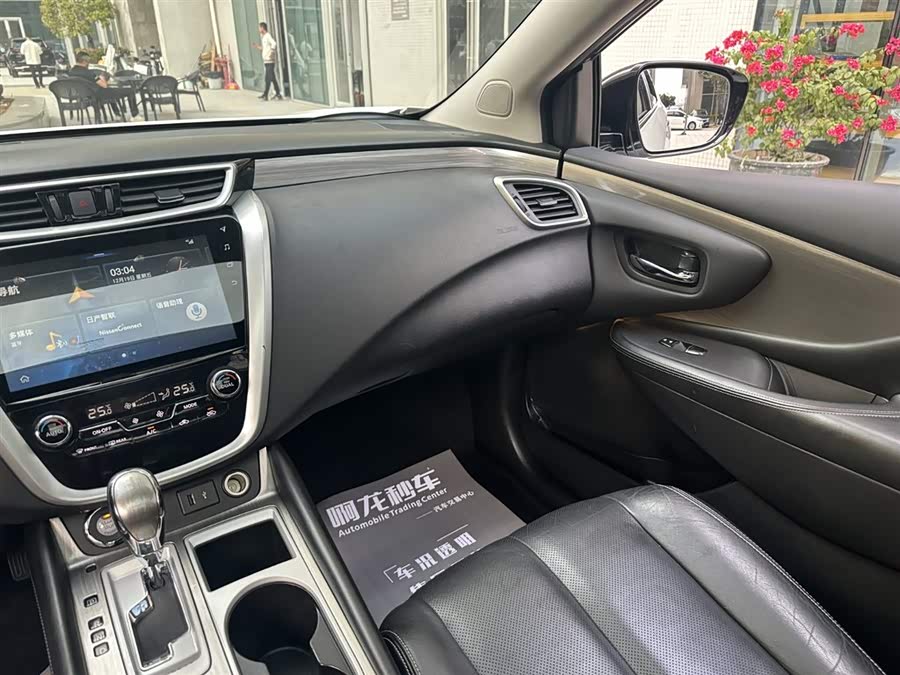 Nissan Murano 2018 immagine di auto #14