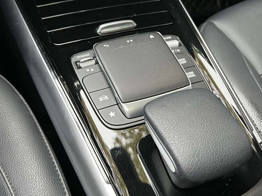 Mercedes-Benz GLA Class 2023 car image #14