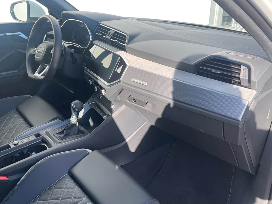 Audi Q3 2025 #14 Audi Q3 2025 car image #14