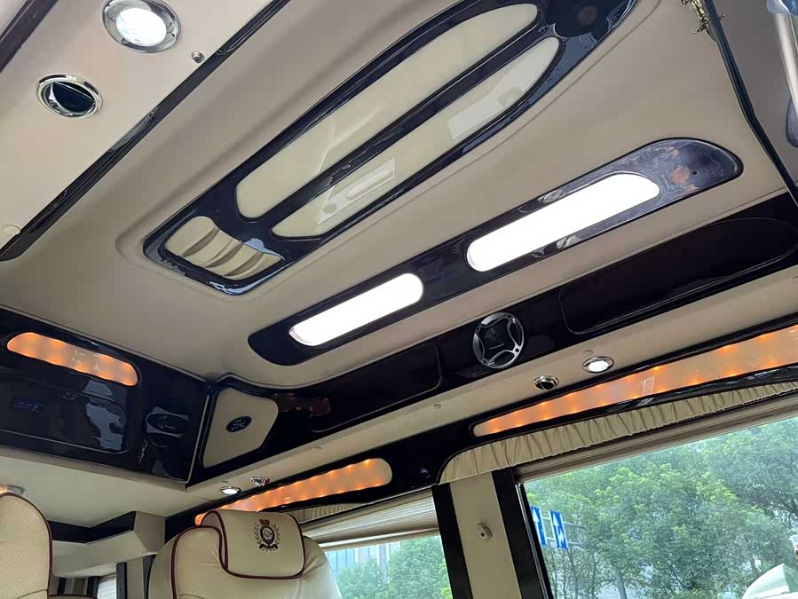 Ford E350 2010 imagen de coche #14