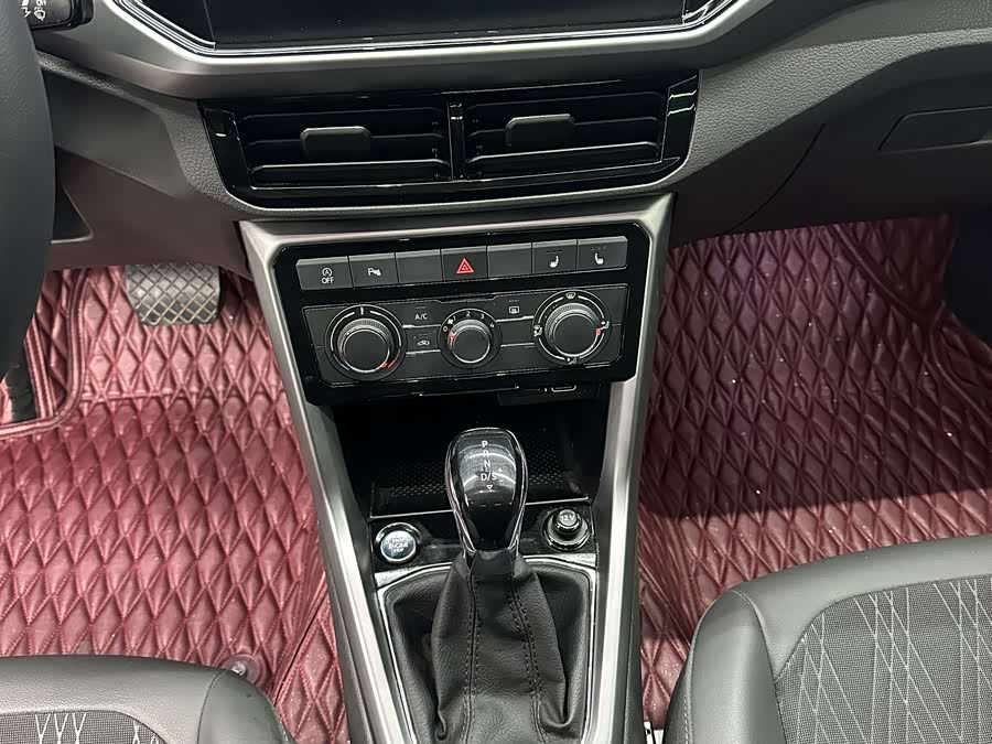 Volkswagen T-Cross 2021 car image #14
