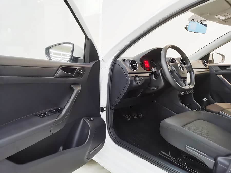 Volkswagen Jetta 2019 image de voiture #14