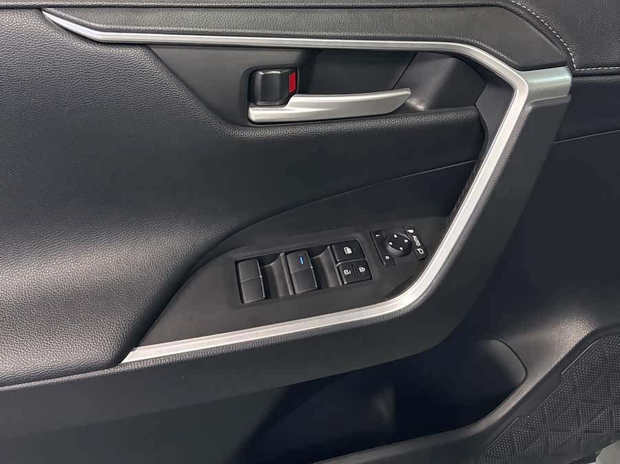 Kia Wildlander 2022 car image #14