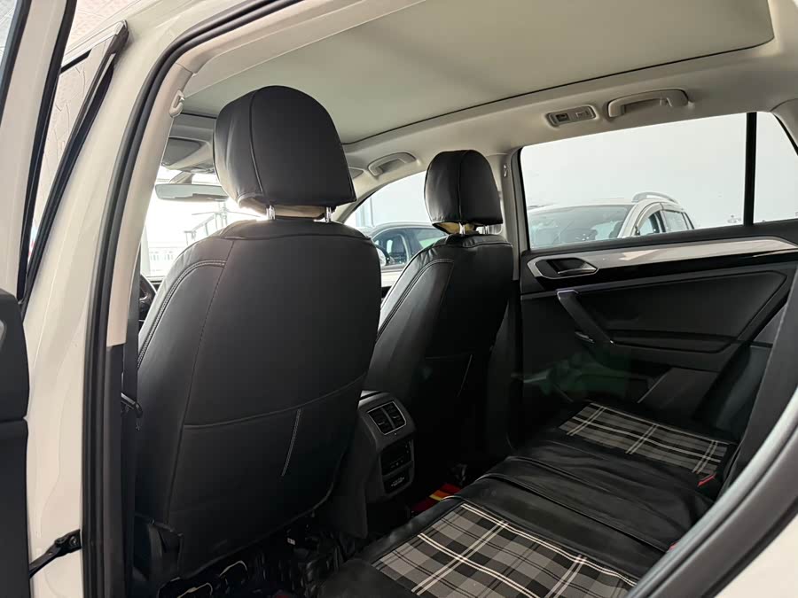 Volkswagen Tayron 2021 car image #14