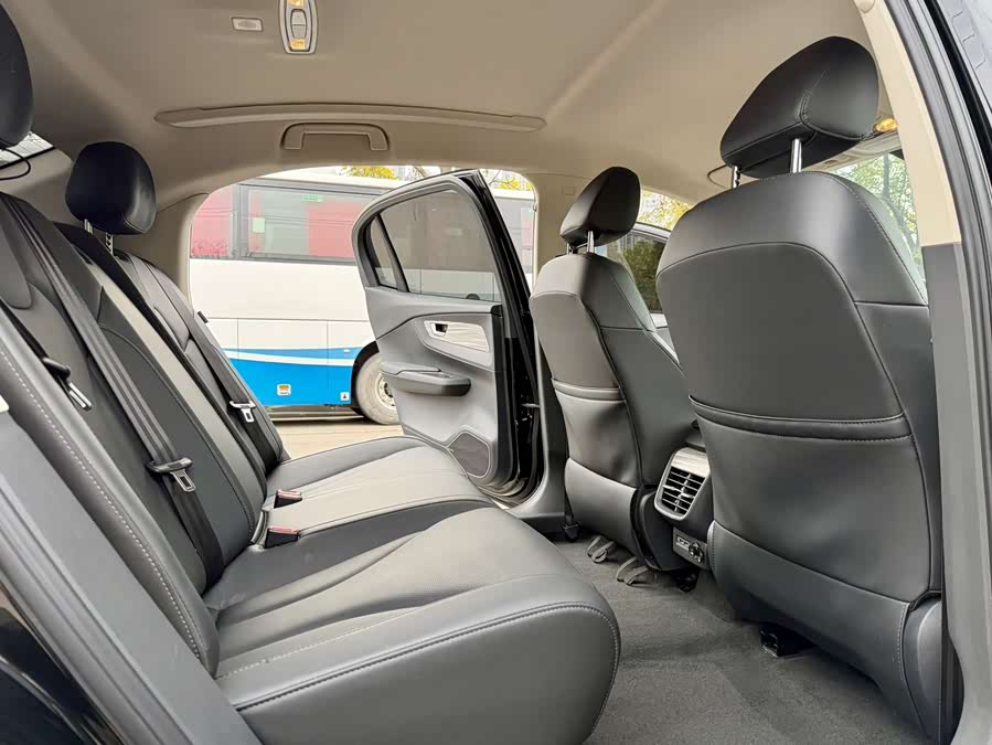 HongQi E-QM5 2024 car image #14