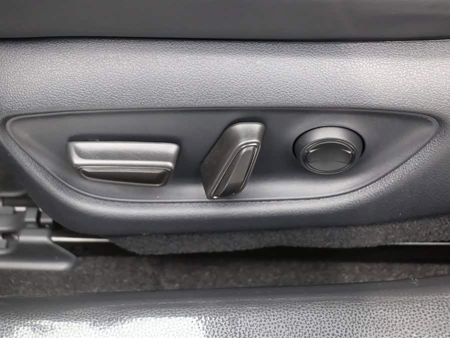 Toyota Crown 2025 immagine di auto #14