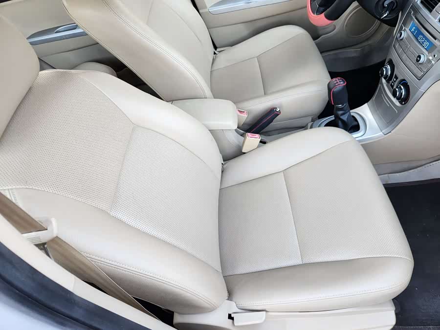 Great Wall C30 2011 car image #14