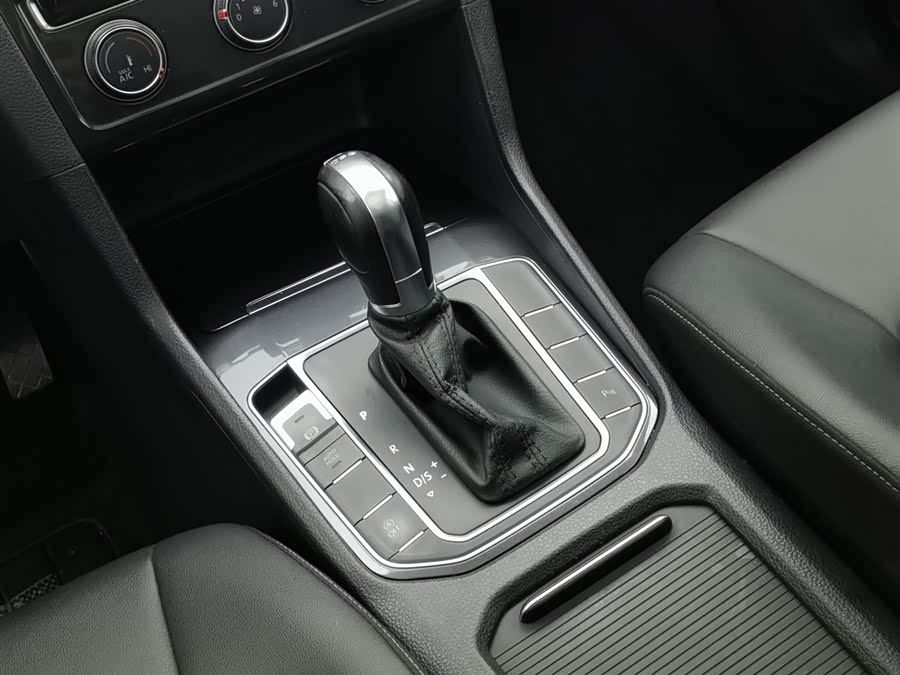 大众 高尔夫·嘉旅 2019 汽车图片 #14