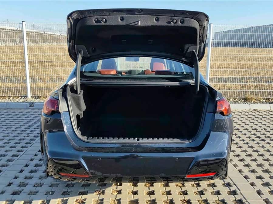 BMW 2 Series 2025 #14 BMW 2 Series 2025 car image #14