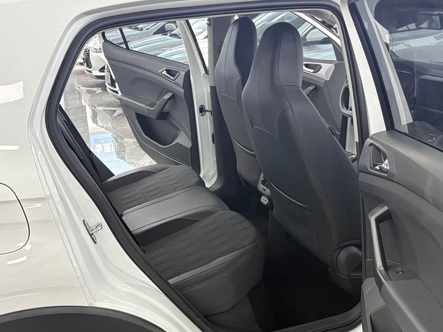 Volkswagen T-Cross 2022 car image #14