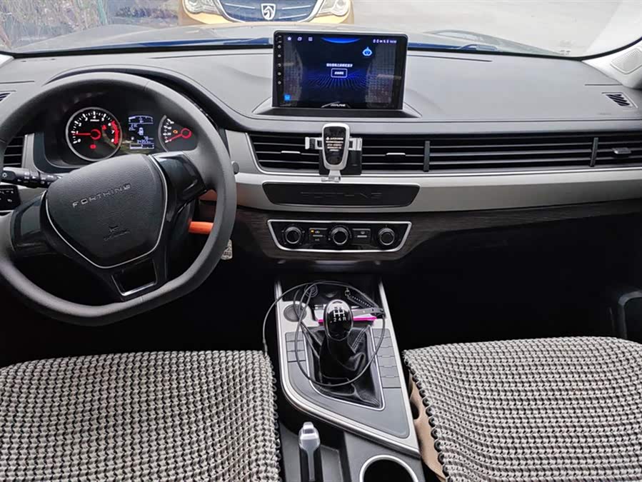 Forthing T5 2023 imagen de coche #14