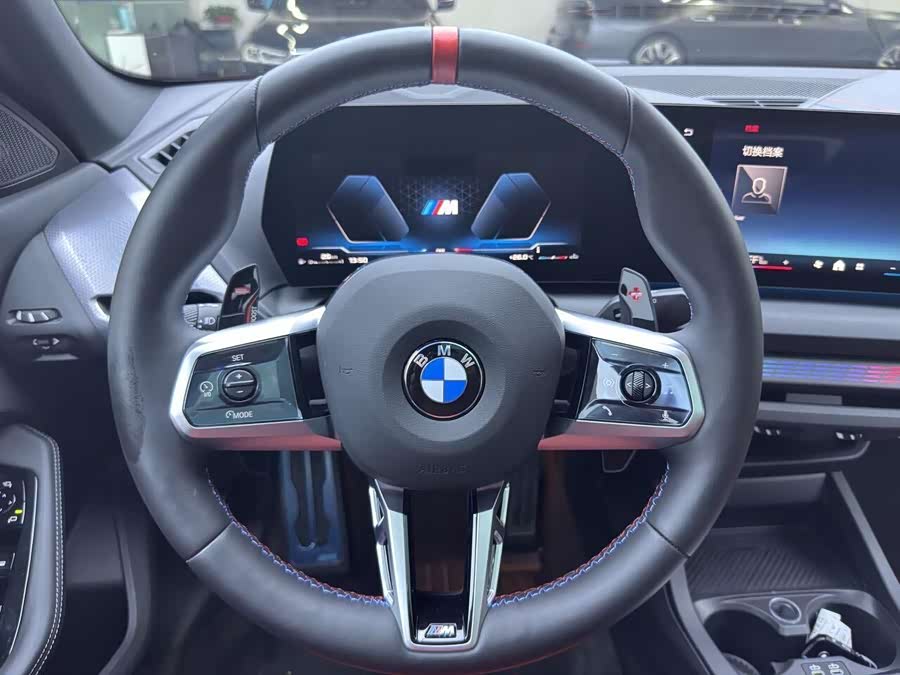 BMW M235L imagen de coche #14
