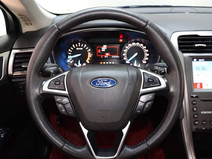 Ford Mondeo 2019 car image #14